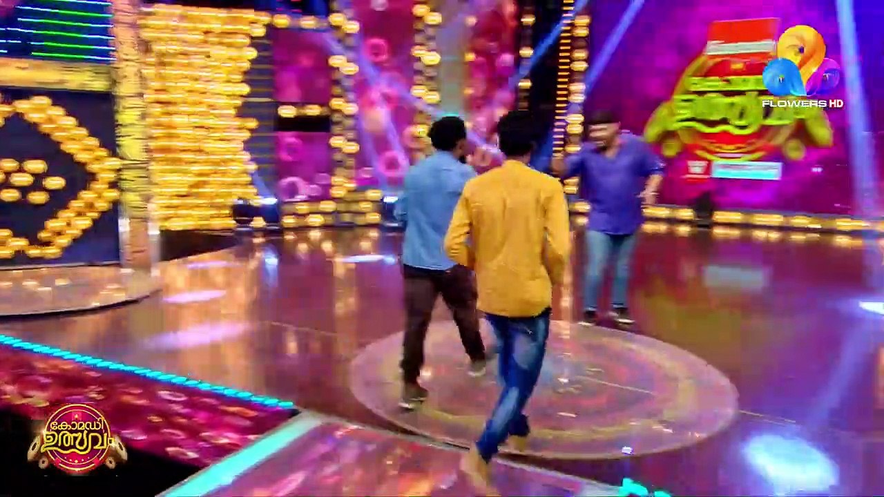 മിമിക്രി കോമ്പറ്റീഷനിൽ എല്ലാരേയും ഞെട്ടിച്ചുകളഞ്ഞു ശ്യാമും രാഹുലും..!!