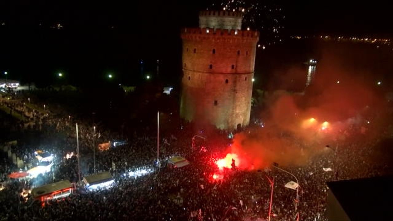 Grèce - Des milliers de fans fêtent le titre du PAOK Salonique