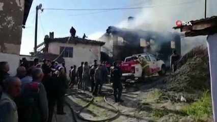 - Sındırgı’da iki ev kül oldu