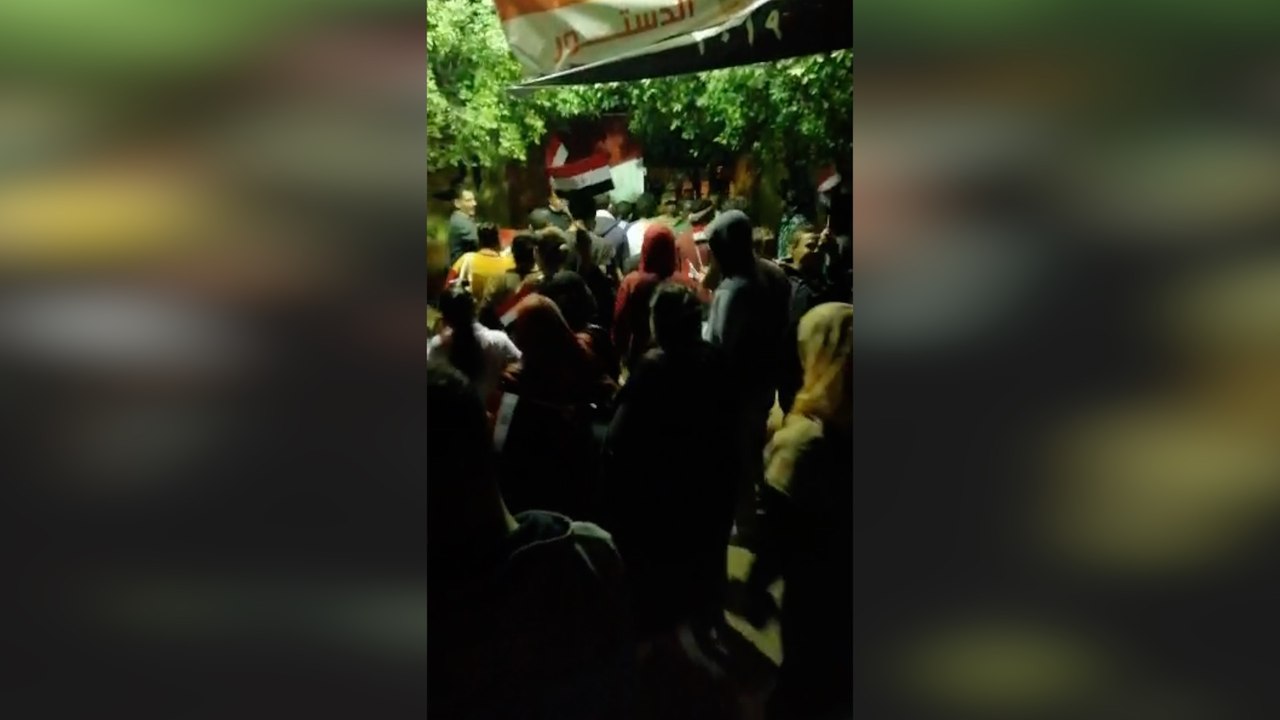 إقبال كثيف على مدرسة شهداء أبوصير قبل غلق لجنة الاستفتاء