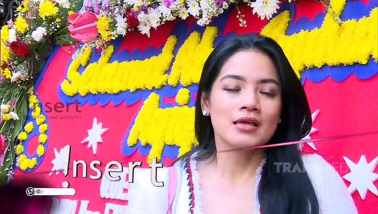 INSERT - Titi Kamal Temani Ibunda Jalani Operasi di Tengah Kesibukannya