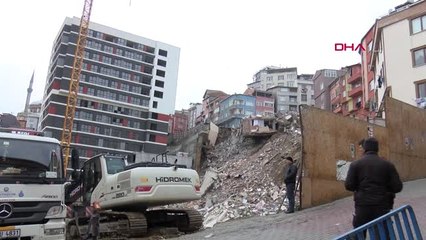 Kağıthane'de 5 Katlı Binanın Yıkım Çalışması Sona Erdi-