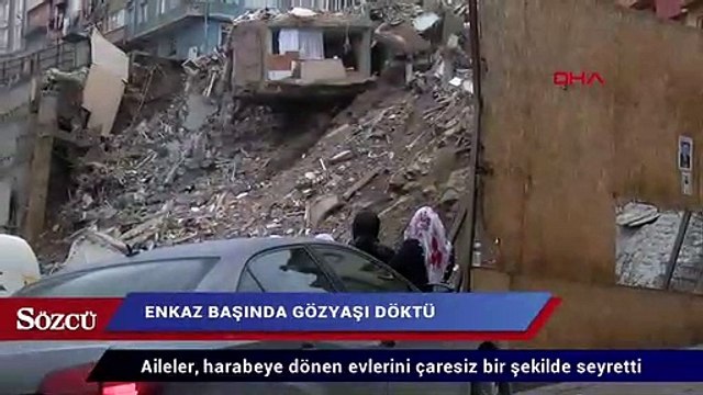 Evlerinin enkazında gözyaşı döktüler