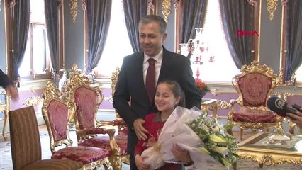 İstanbul Valisi Koltuğunu Küçük Öğrenciye Devretti