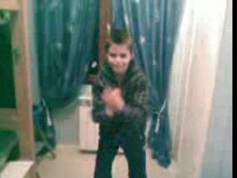 Moi ki danse la tecktonik