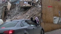 Kağıthane'de Çöken Binanın Sakinleri Enkaz Başında Gözyaşı Döktü