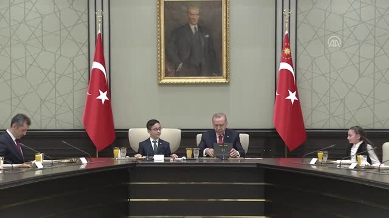 Cumhurbaşkanı Erdoğan : "(23 Nisan'ın Çocuklara Armağan Edilmesi) Devletimizi Kuranların Sizlere...