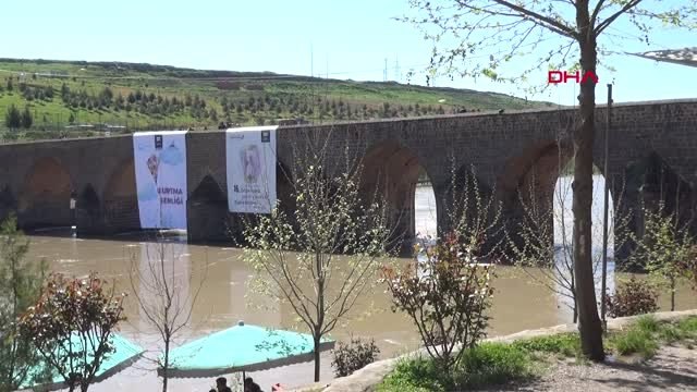 Diyarbakırlı Çocuklar 23 Nisan'ı Uçurtma Uçurarak Kutladı
