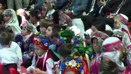 Öğrencilerden oluşan koro Yeşilçam müziklerini seslendirdi