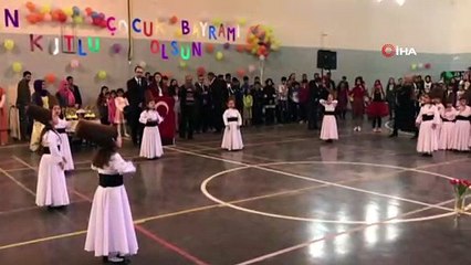 Miniklerin semazen gösterisi izleyicileri mest etti