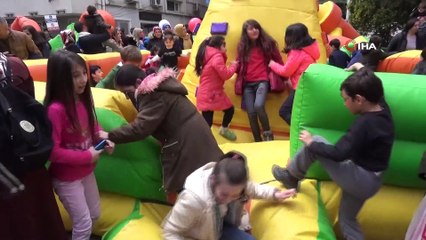 Atatürk'e benzeyen tiyatro sanatçısına Artvin'de yoğun ilgi