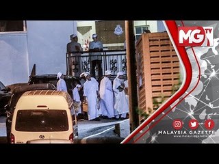 Télécharger la video: TERKINI : Pelajar Tahfiz Solat Hajat di Kediaman Najib