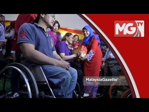 Tan Sri Shahrizat Jalil rasmi Majlis Sumbangan Prihatin Sempena Tahun Baru Cina 2018