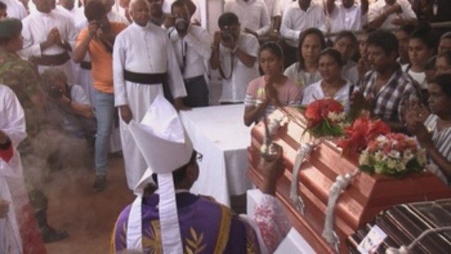 Negombo, el corazón cristiano de Sri Lanka, entierra a sus víctimas