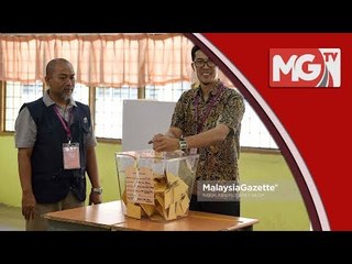 Pengundi membanjiri Pusat Pengundian seawal 8 pagi