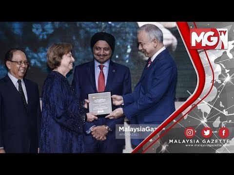 Zeti Akhtar terima Anugerah Diraja Kewangan Islam 2018