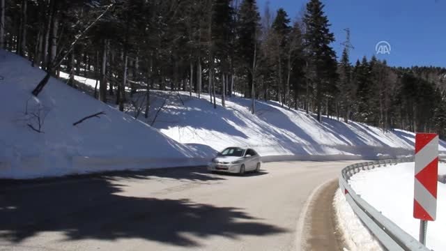 Nisanda Yağan Kar Uludağ'da İşletmecilerin Yüzünü Güldürdü
