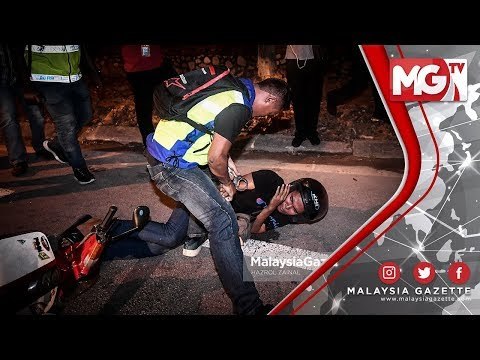 TERKINI : Empat Pemuda Melayu Ditahan Polis - Kuil Maha Mariamman