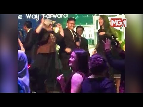 Bila Siti Kassim & Peguam Negara menari twist