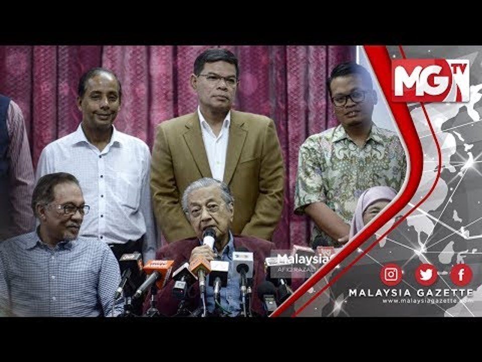TERKINI : "Bekas Penjawat Awam Bebas Politik BN Akan Dibela" - Tun M