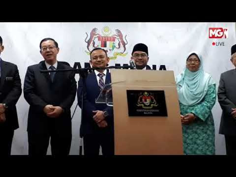 MGTV LIVE - Menteri Hadir Di Majlis Penyerahan Cek Kepada Sekolah Tahfiz Berdaftar