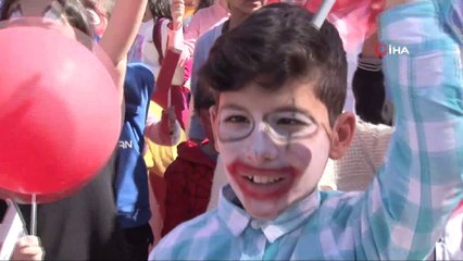 Yabancı öğrenciler şehitler için 600 fidan dikti