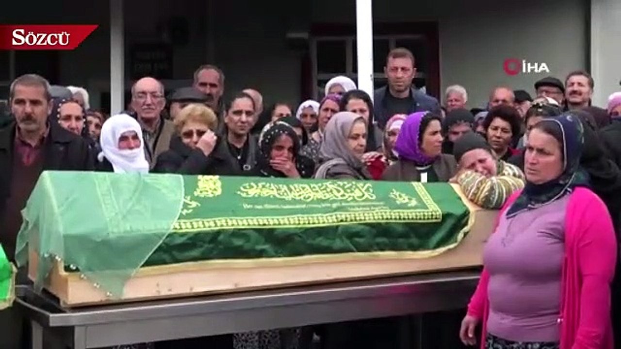 Tunceli'de bıçaklanarak öldürülen anne ve oğlu son yolculuğuna uğurlandı