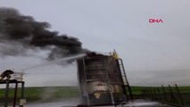 Diyarbakır Yıldırım İsabet Eden Petrol Tankı Alev Aldı