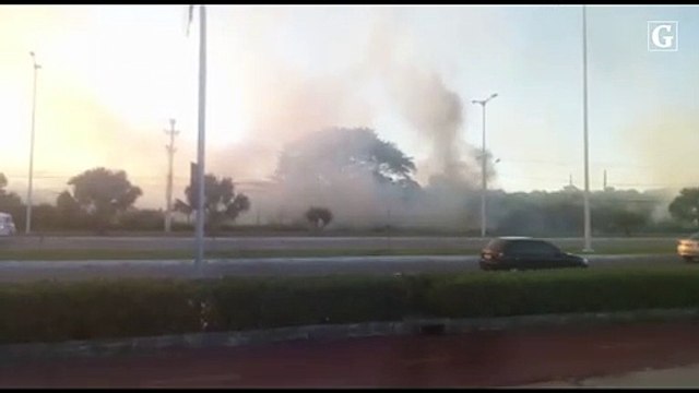 Fumaça toma conta da pista da Dante Michelini
