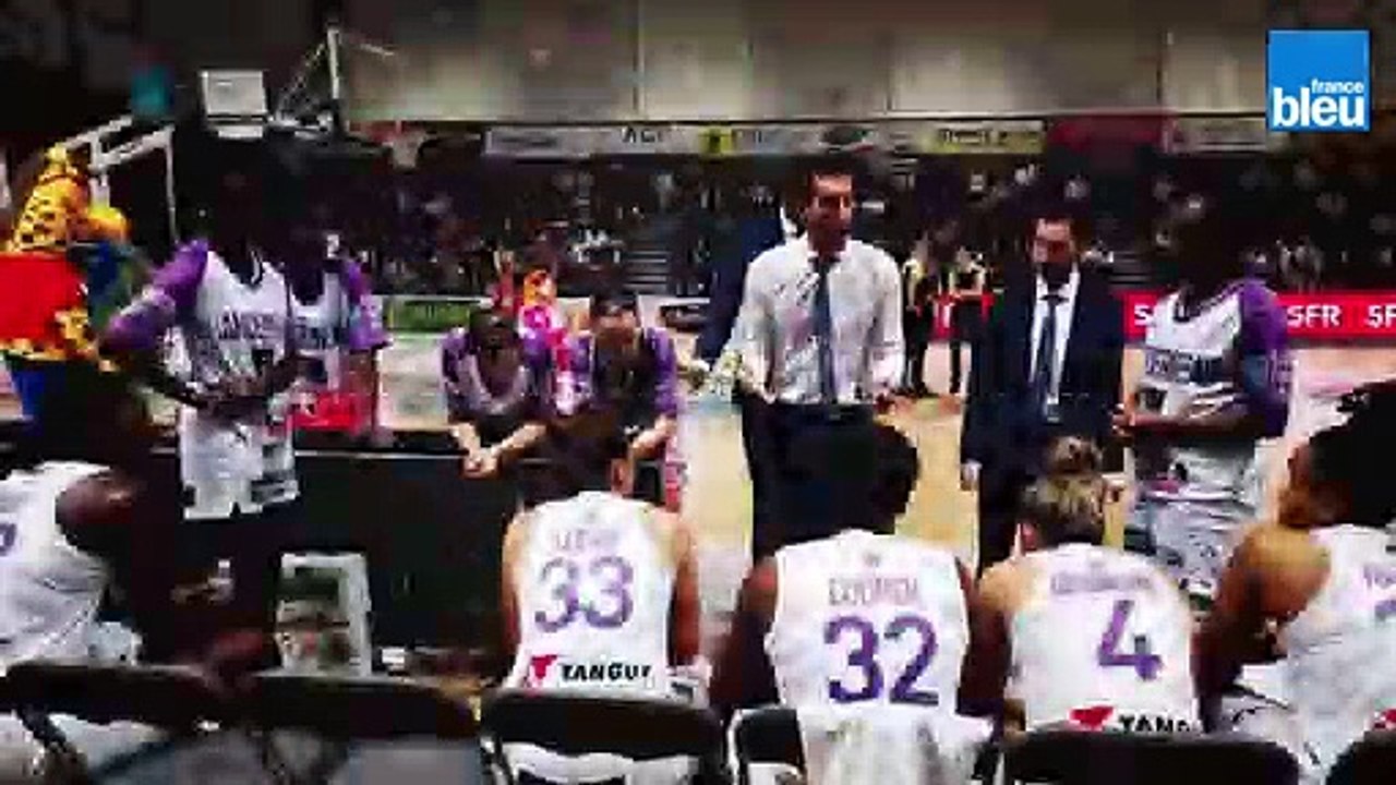 "C'est avec ce genre de match qu'on grandit". Stéphane Leite, entraîneur du Landerneau Bretagne Basket, après l'élimination à Bourges