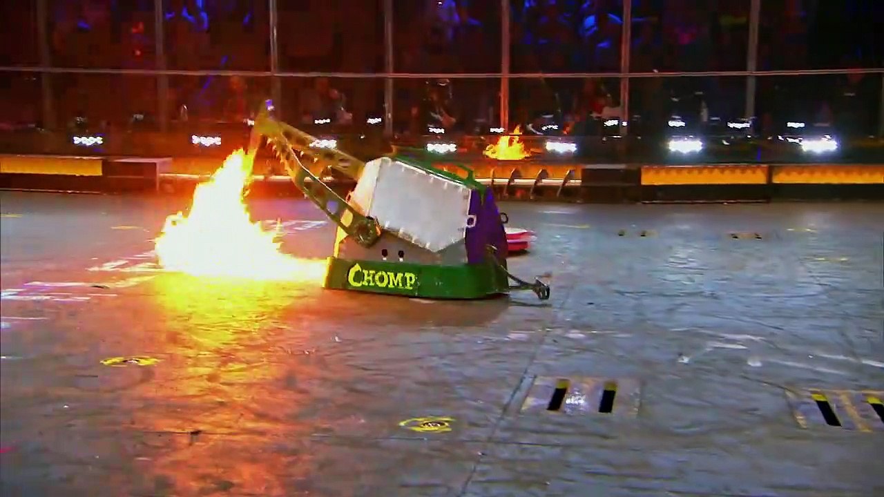 Chomp vs. Captain Shrederator - BattleBots