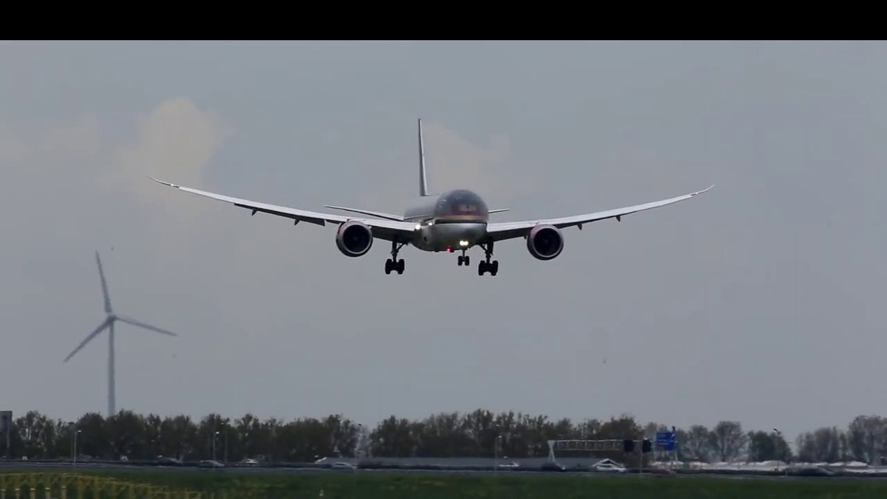 Royal Jordan dream liner takeoff and landing