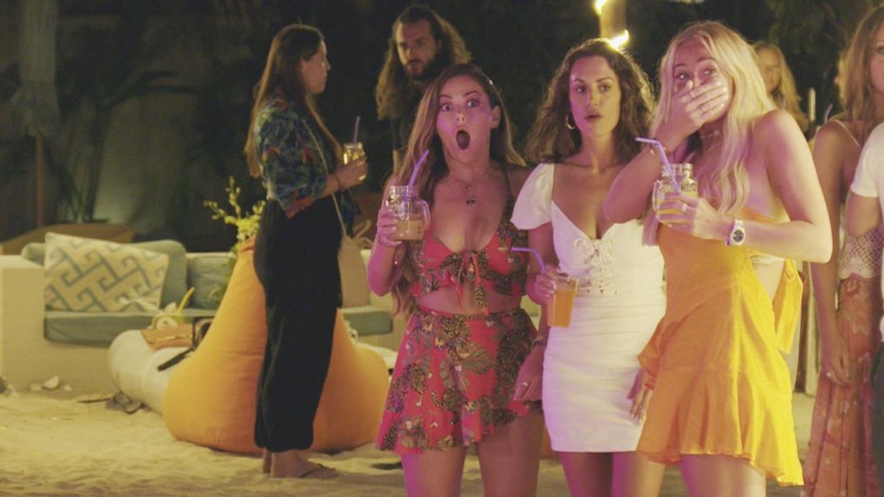 S3 E1 Selling The OC Season 3 Episode 1 Official English Subtitles