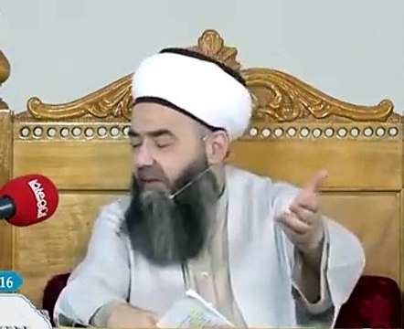 Cübbeli Ahmet Hoca Erkeklerin gördüğü ortamda kadın çalışamaz