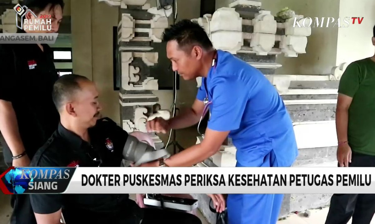 Dokter Puskesmas Periksa Kesehatan Petugas Pemilu