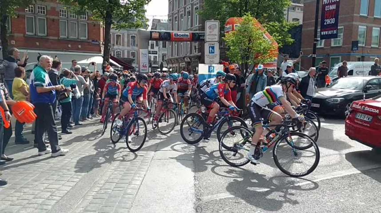 Flèche Wallonne : les Dames sont parties de Huy