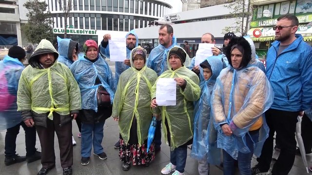 Bolu Belediyesi’nde işten çıkarılan işçiler oturma eylemi yaptı