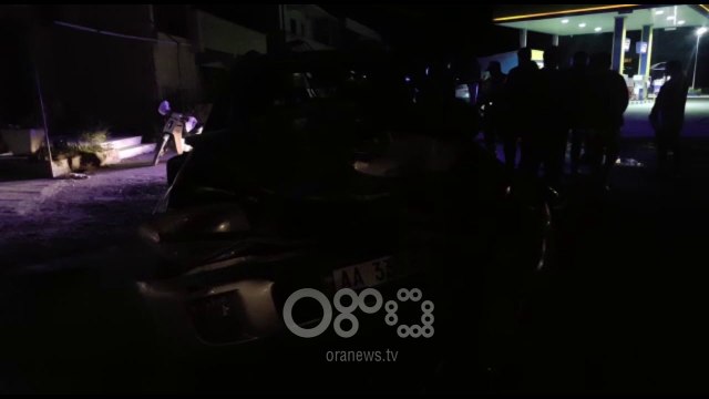 RTV Ora – Përplasen dy makina në Fier, shpëtojnë paq pasagjerët, kishte dhe fëmijë