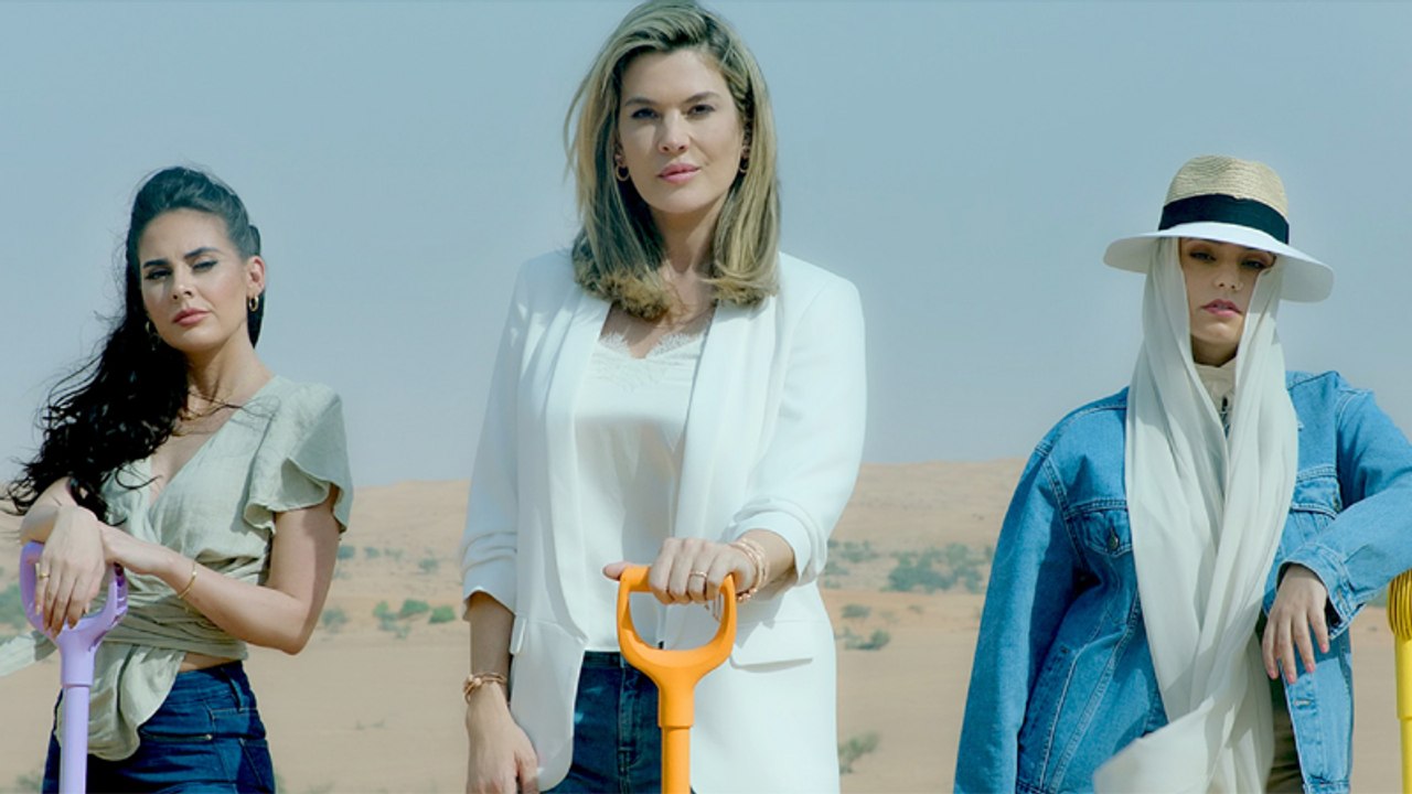 فيديو شوت: باندورا تحتفل بأجواء الربيع مع 3 مؤثرات عربيات