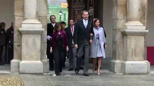 Los reyes Felipe y Letizia entregan el premio Cervantes 2018 a la poetisa Ida Vitale