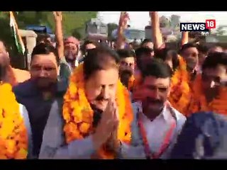 चुनाव प्रचार के चलते बढ़ी फूलों की बिक्री, विक्रेताओं के मुरझाए चेहरे खिल उठे