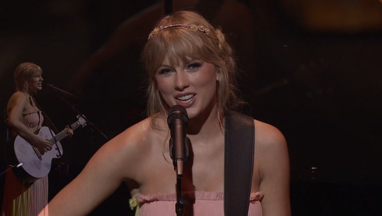 Taylor Swift Performs 'Because I Like You' At Time 100