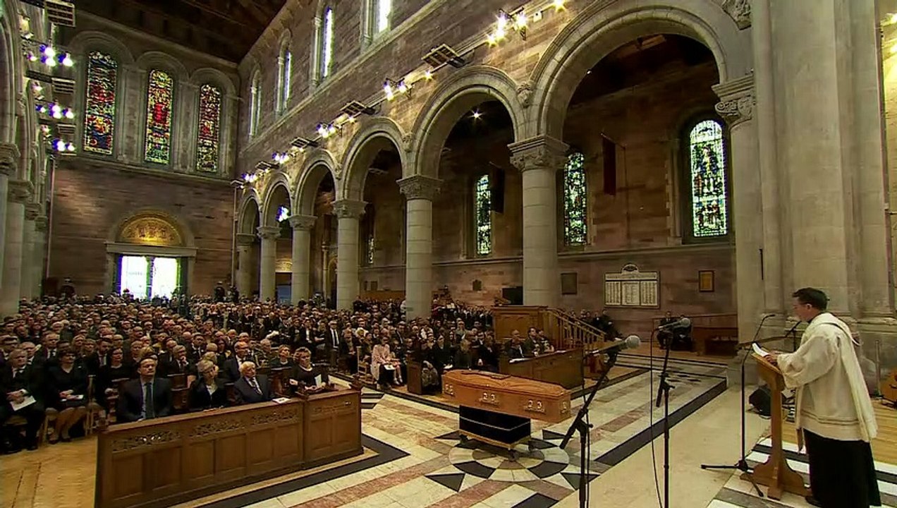 Bewegende Trauerfeier für nordirische Journalistin Lyra McKee