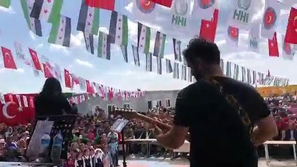 Murat Kekilli, Azez’de savaş mağdurlarına konser verdi!