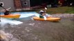 Ce papa recrée une rivière pour ses 2 fils et leur kayak... dans son jardin