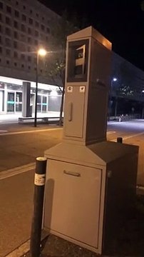 Flashé pour excès de vitesse en courant devant un radar (Suisse)