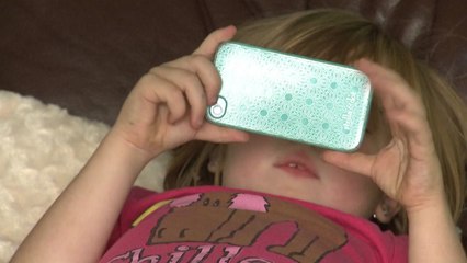 WHO "2~4세 어린이, 하루 60분 이상 스마트폰 안돼" / YTN