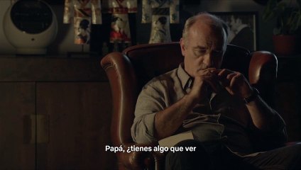 Merlí - Bruno se entera de la muerte de Santi