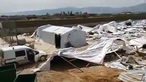 أكدت جمعيات إغاثية أن الأمن اللبناني قام بهدم مخيم للاجئين السوريين، في البقاع الأوسط، دون سابق إنذار منه، كما قام باعتقال جميع جميع الذكور في المخيم.