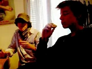 2girls1Cup Reaction 2 FR 17Yo